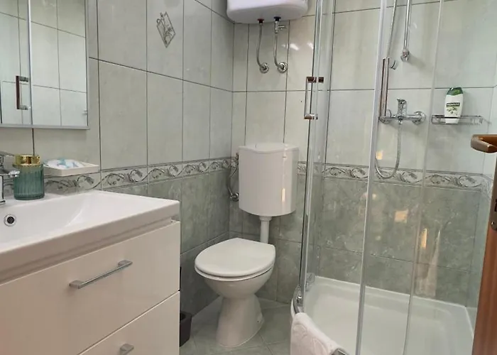 House Tommy شقة *