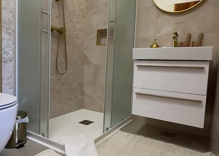 House Tommy شقة راب